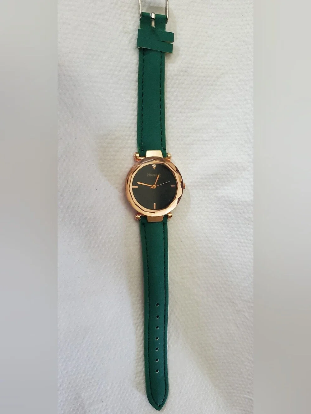 Novadab Ladies Quartz Sporty Watch-Rose Gold & GREEN- New-Fully Functional